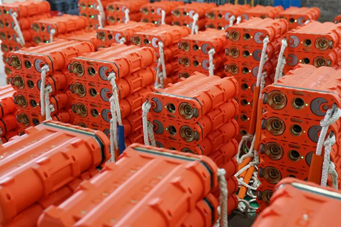 
                               中国自研海底地震勘探采集装备“海脉”正式投用                            